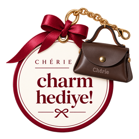 Yeni koleksiyona özel charm hediye